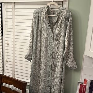 H&M snake print shirt dress, “silk” material. Size medium, fits like large or XL